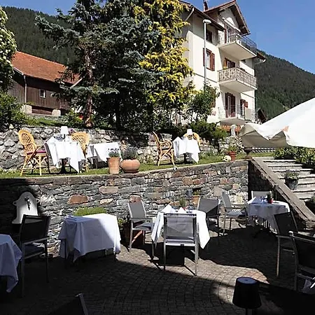 Piz Mitgel Hotel