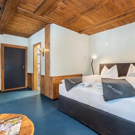 Piz Mitgel Hotel 3*
