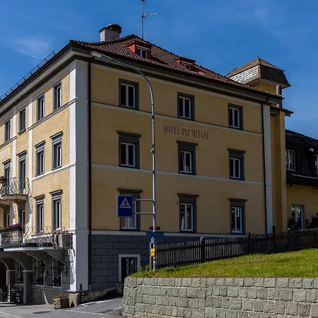 Piz Mitgel Hotel