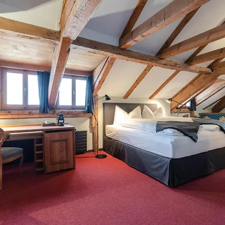 Piz Mitgel Hotel